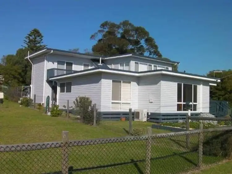 6 Victoria Parade, Loch Sport VIC 3851