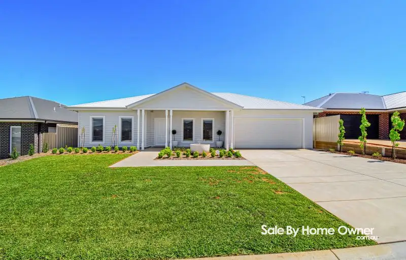 Main view of Homely house listing, 5 Jimberoo Loop, Gobbagombalin NSW 2650