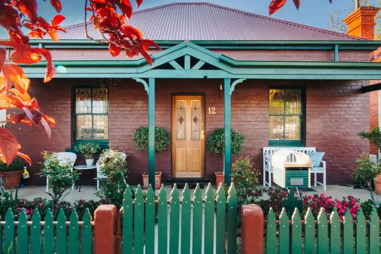 12 Albury Street, Wagga Wagga NSW 2650