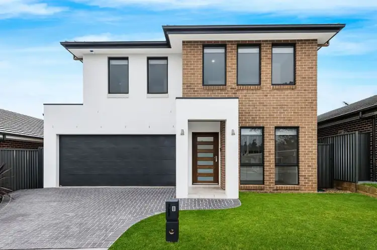 8 Poulton Terrace, Campbelltown NSW 2560