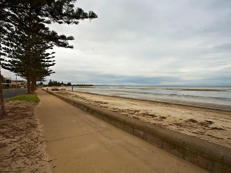 1/253 Esplanade, Altona VIC 3018