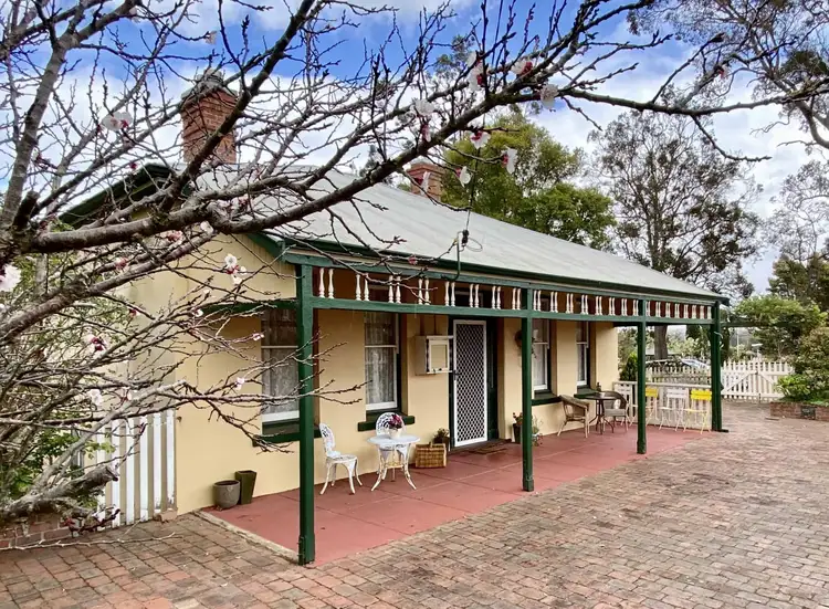 11 Albany Highway, Mount Barker WA 6324
