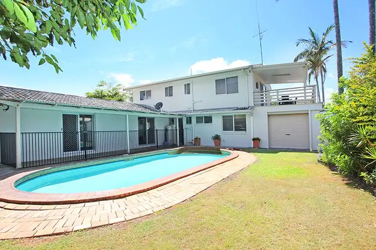 8 Parari Street, Warana QLD 4575
