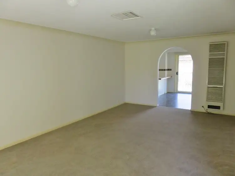 Fourth view of Homely unit listing, 2/21 Kimberley Drive, Wagga Wagga NSW 2650