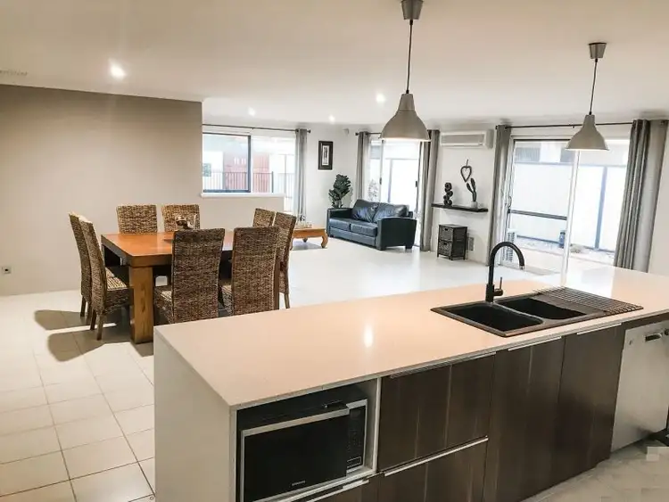 Seventh view of Homely house listing, 4 Sorrento Turn, Secret Harbour WA 6173