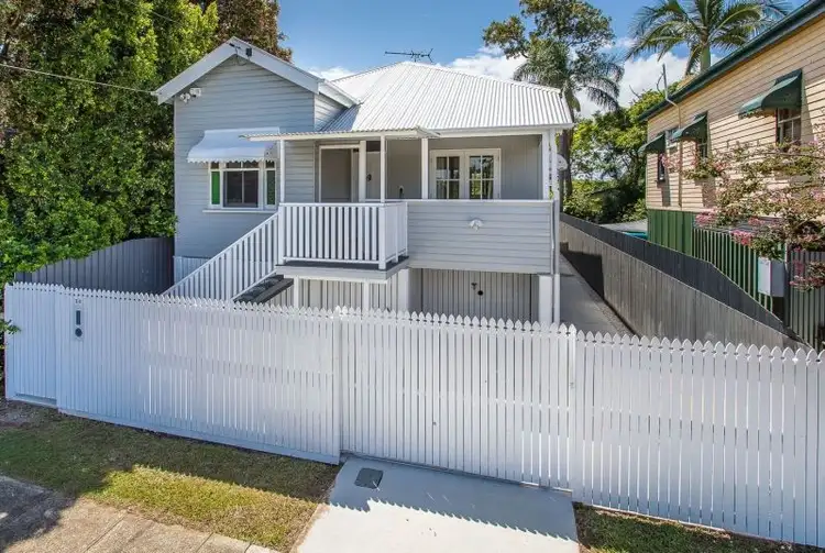 38 Fifth Avenue, Sandgate QLD 4017