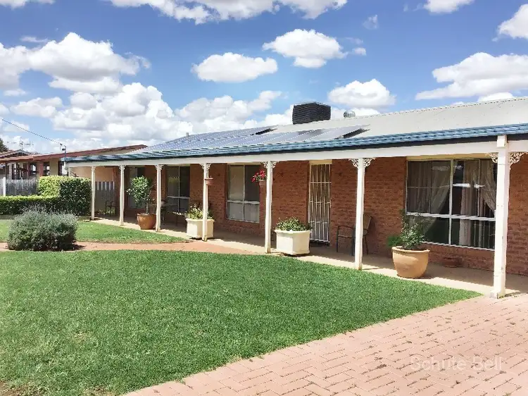 200 Cathundril St, Narromine NSW 2821