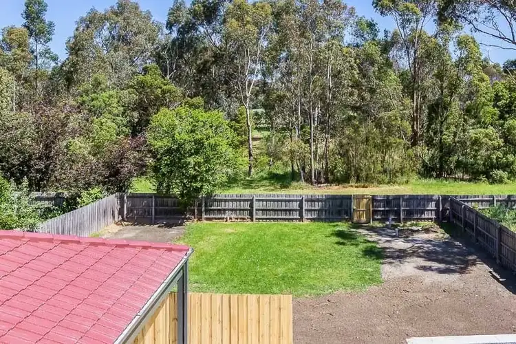 2/77 Esther Crescent, Mooroolbark VIC 3138