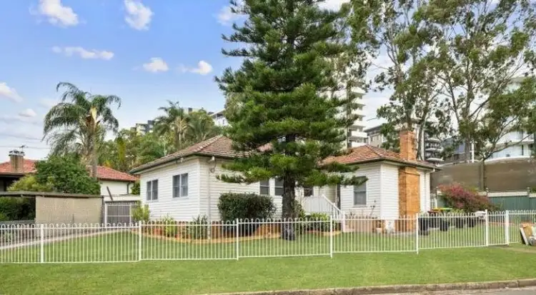 54 Hinkler Avenue, Warwick Farm NSW 2170