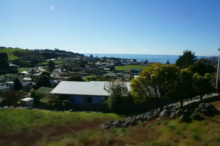 13 Quinn St, Penguin TAS 7316