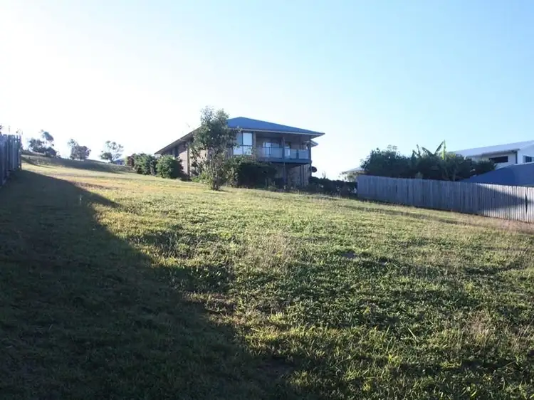 8 Roberts Road, Pacific Heights QLD 4703