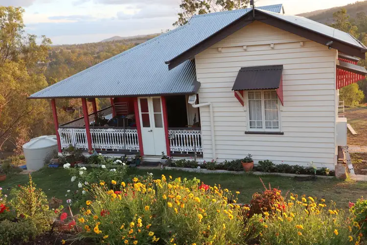 46 Elizabeth St, Mount Perry QLD 4671