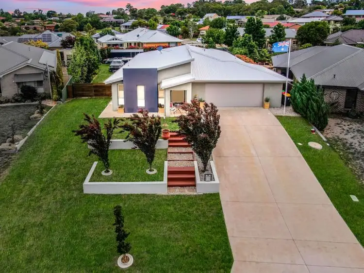 65 Freeman Circuit, Llanarth NSW 2795
