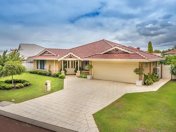 9 Bethany Gardens, Iluka WA 6028
