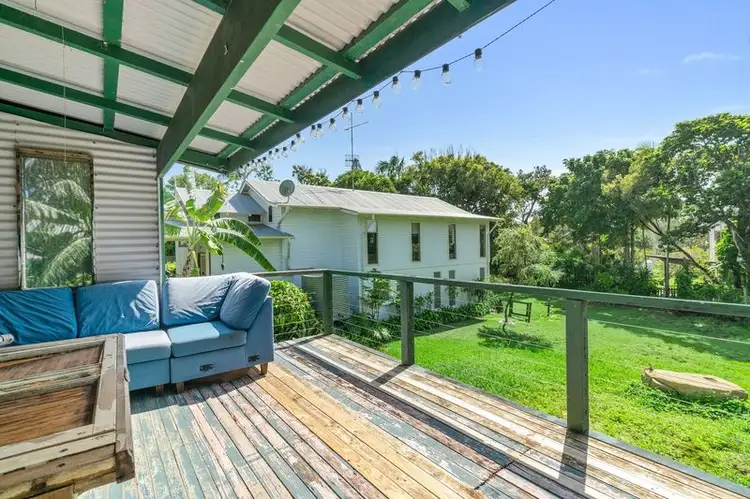 9 Edward Street, Point Arkwright QLD 4573