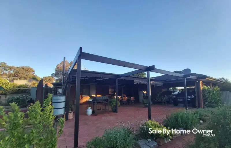 Main view of Homely house listing, 5 Windsor Court, Kangaroo Flat VIC 3555
