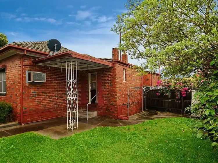 33 Buckley Street