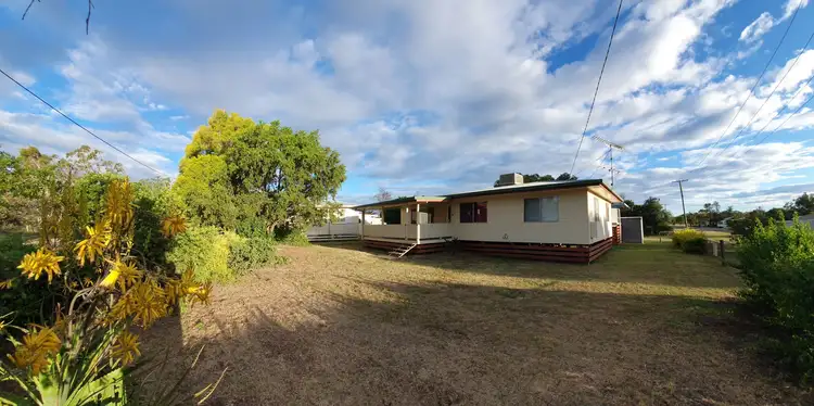 60 Cheetham St, Cecil Plains QLD 4407