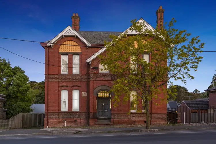 6 POWLETT STREET