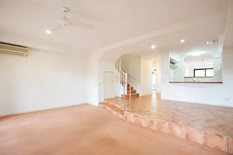 10/2 Bronberg Court, Southport QLD 4215