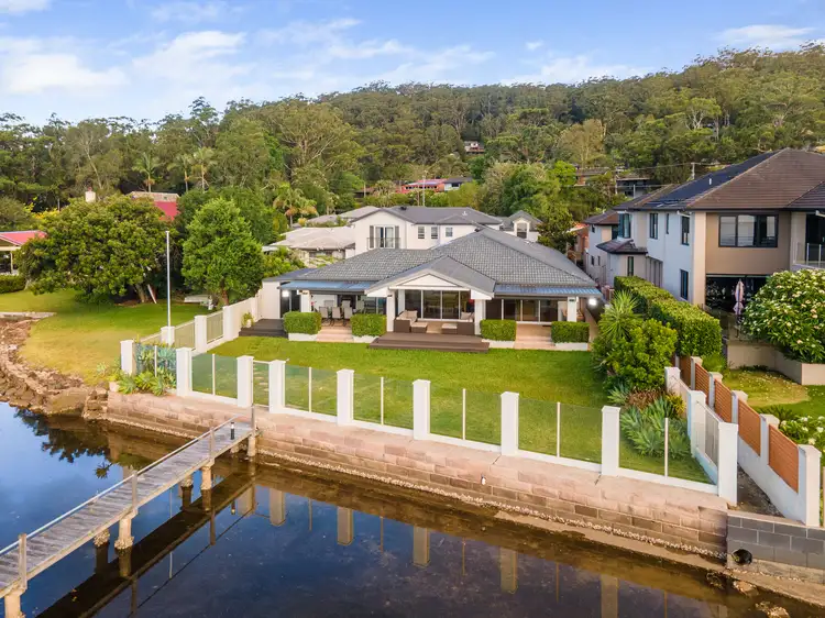 251 Avoca Drive, Green Point NSW 2251