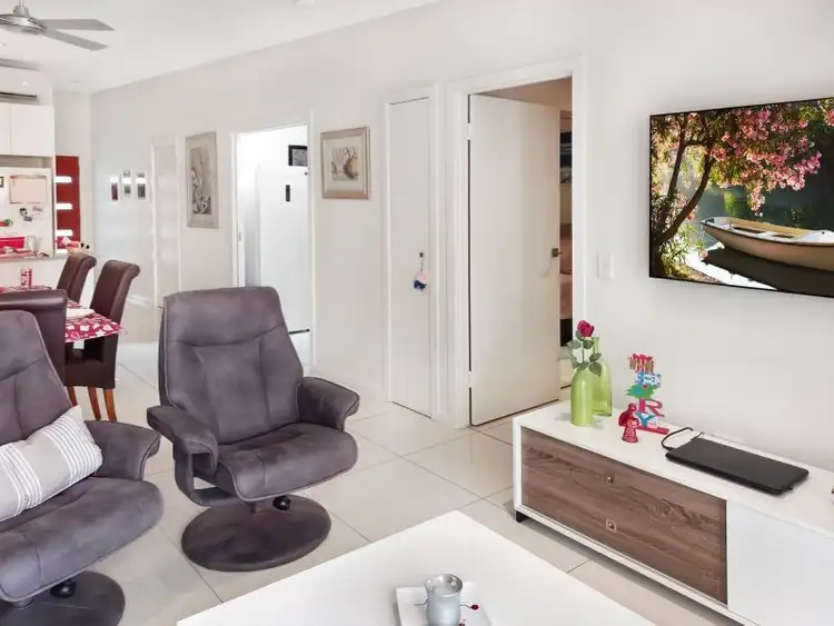 Fifth view of Homely unit listing, 4/138 Cypress St, Urangan QLD 4655