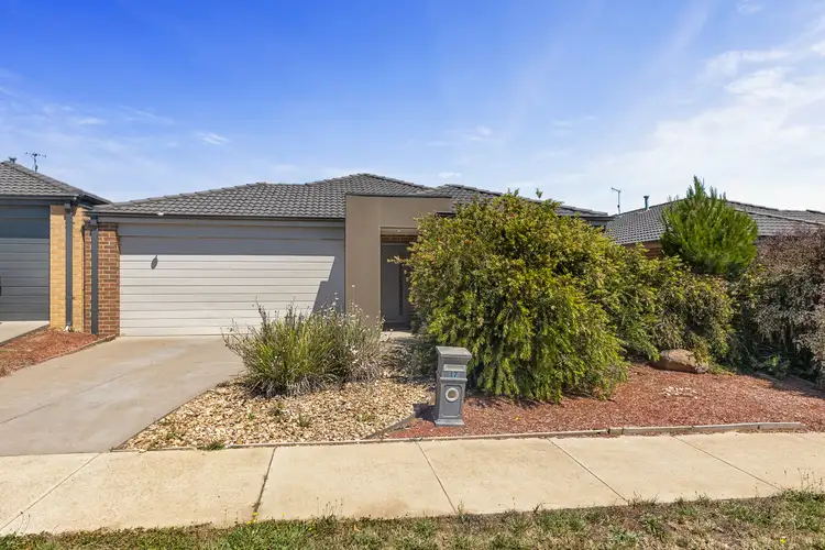 17 PAULINE WAY, Kilmore VIC 3764