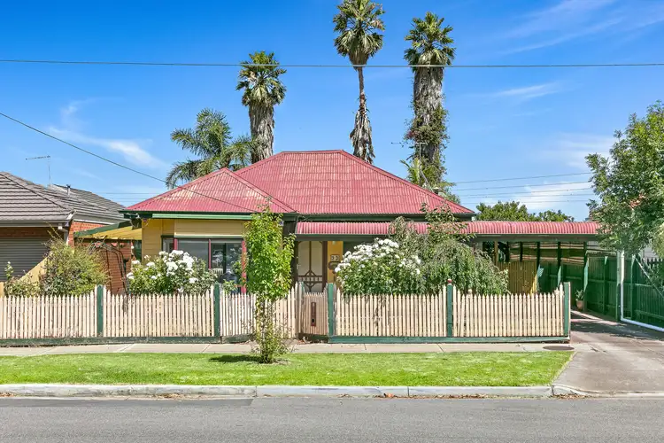 33 Rosshire Road, Newport VIC 3015