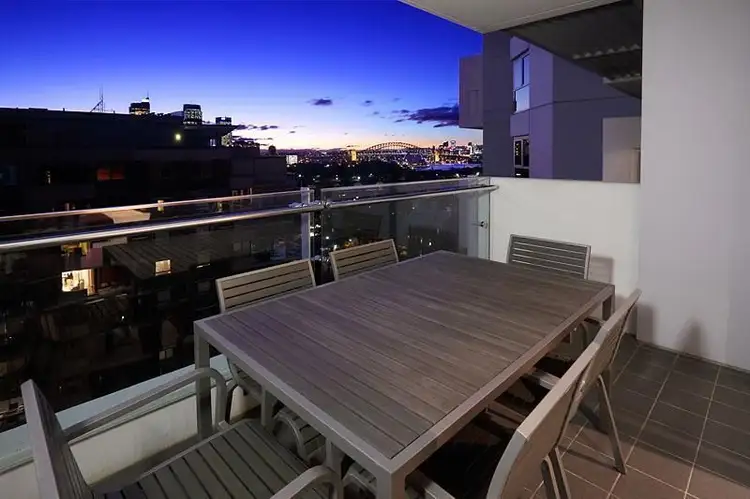 802/81 Macleay Street