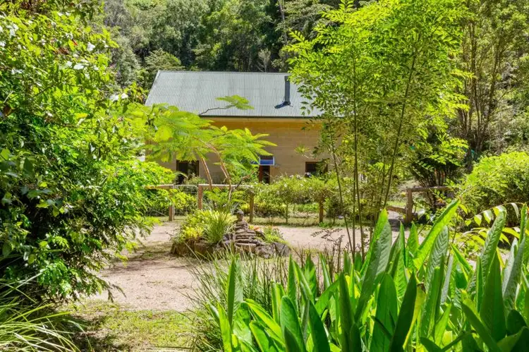 111 Braeside Drive, Uki NSW 2484