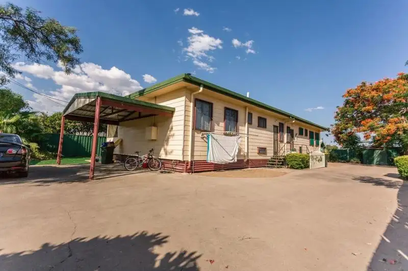 Main view of Homely unit listing, 4 Vicki Close, Emerald QLD 4720