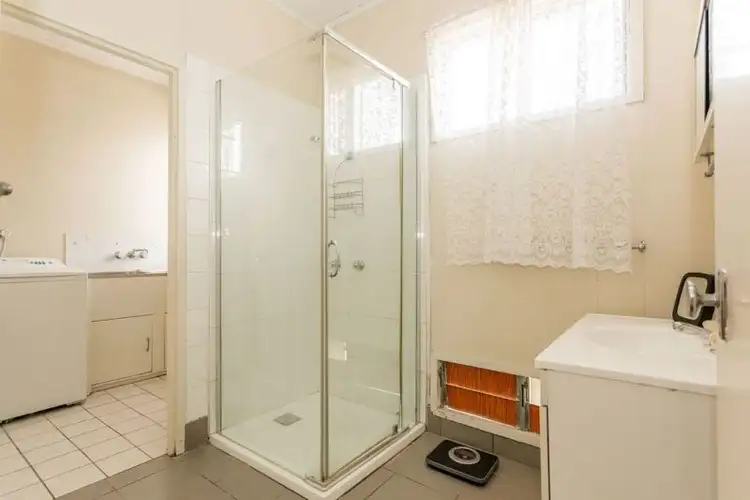 Seventh view of Homely unit listing, 4 Vicki Close, Emerald QLD 4720