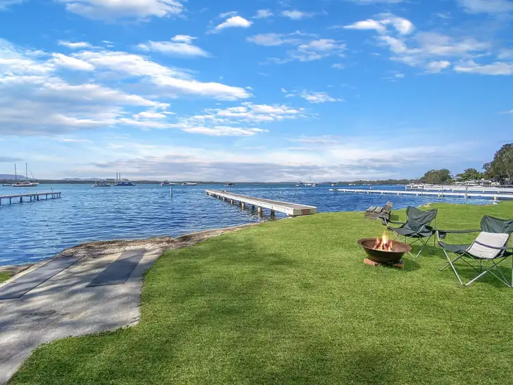 89 Grand Parade, Bonnells Bay NSW 2264
