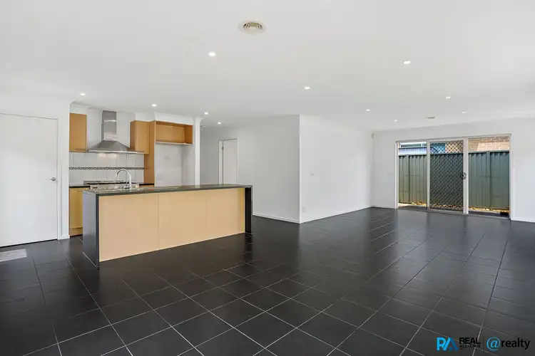71 Broad Oak Drive, Cranbourne East VIC 3977