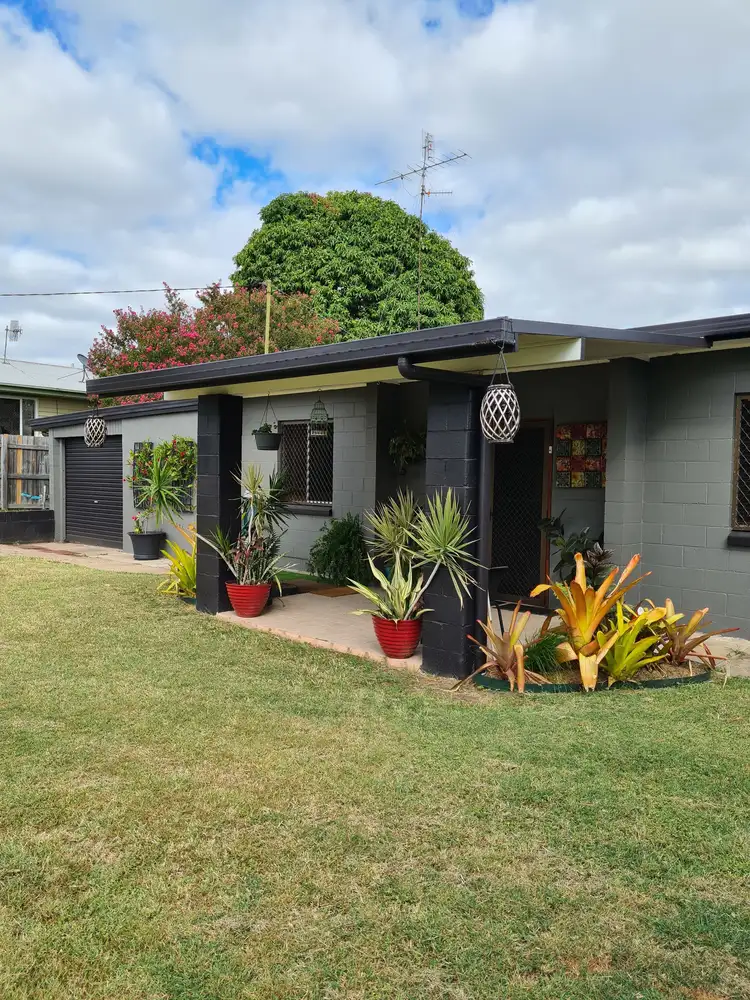 25 Nicklin Street, Moura QLD 4718