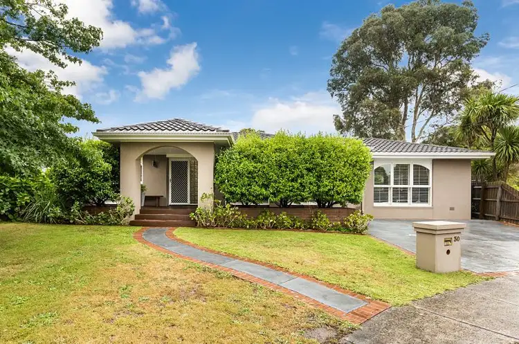 30 Lindisfarne Drive, Burwood East VIC 3151