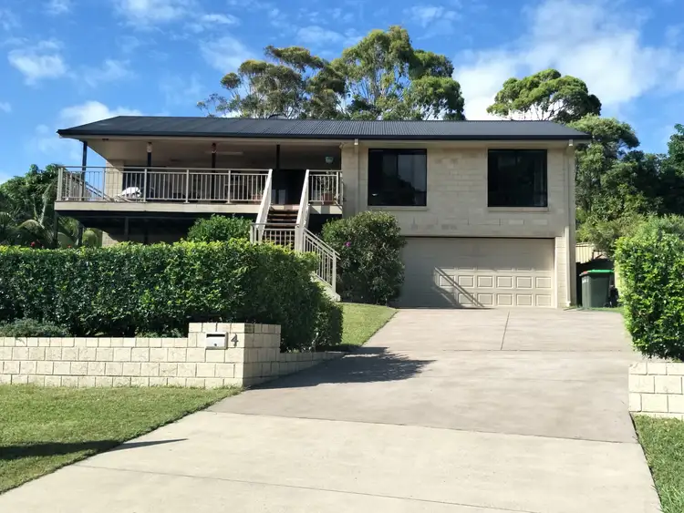4 Lake View Ave, Safety Beach NSW 2456