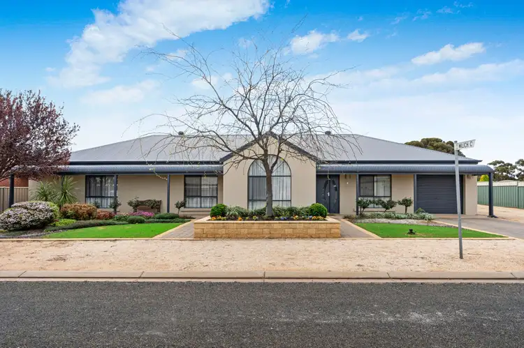 4 Stasinowsky Court, Loxton SA 5333
