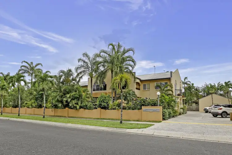 Main view of Homely unit listing, 2/11 Springfield Crescent, Manoora QLD 4870