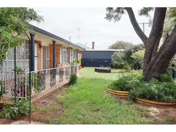 8 Meringo St, Narromine NSW 2821
