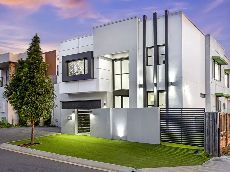 53 Southview Crescent, Carindale QLD 4152