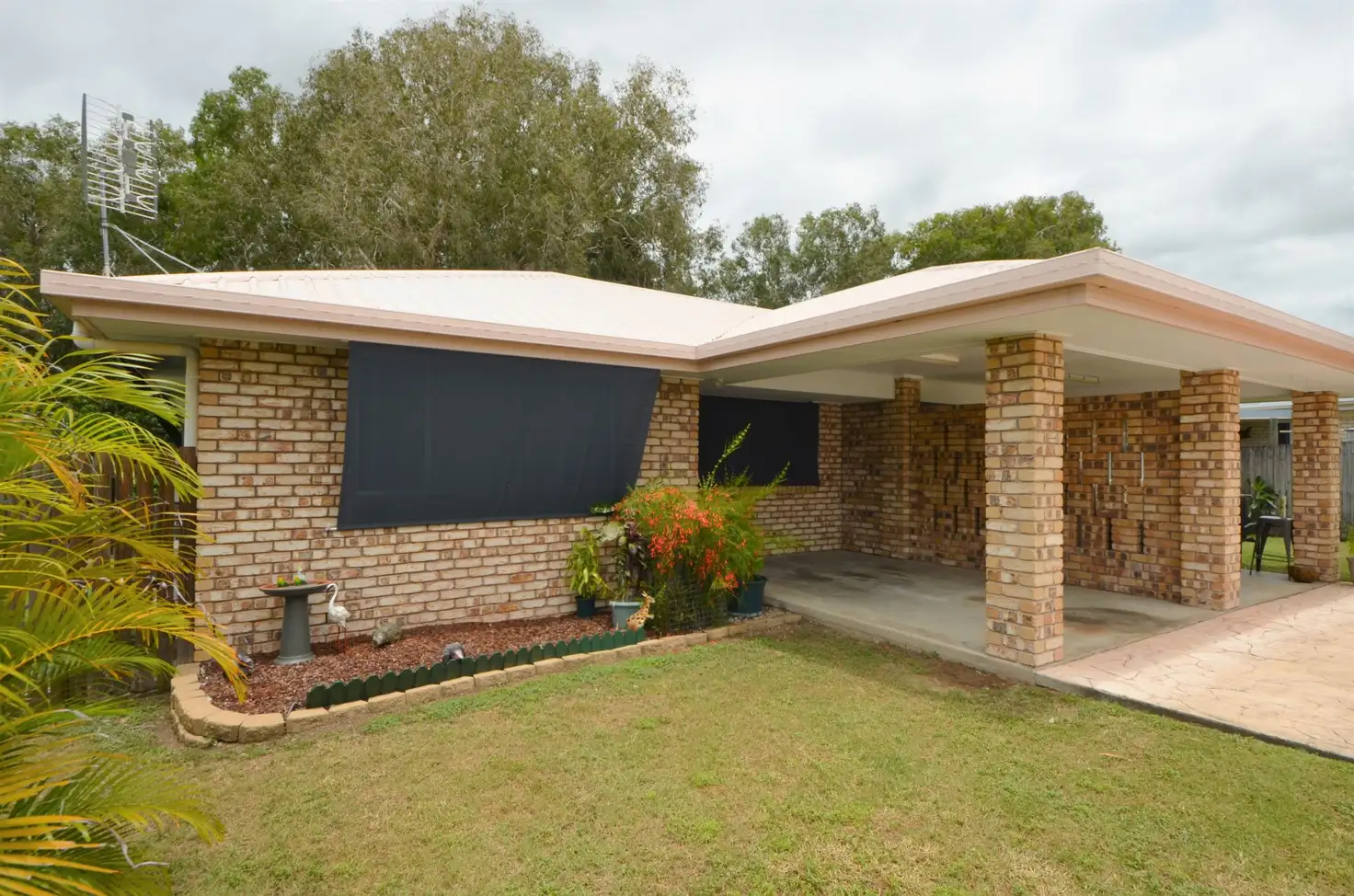 Main view of Homely semi-detached listing, 1/25 Lorraine Court, Andergrove QLD 4740