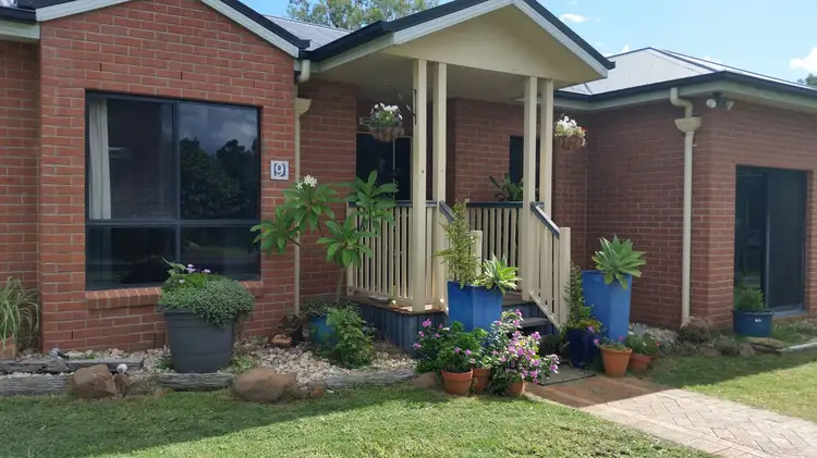9 Russell Street, Helidon QLD 4344