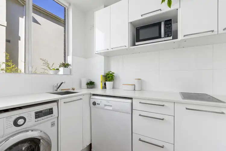 Fourth view of Homely studio listing, 1/90 Elizabeth Bay Road, Elizabeth Bay NSW 2011