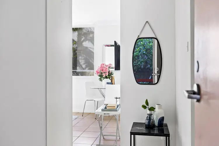 Fifth view of Homely studio listing, 1/90 Elizabeth Bay Road, Elizabeth Bay NSW 2011