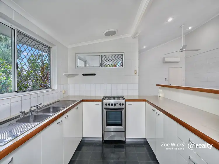 Sixth view of Homely villa listing, 3/5-6 Seary Close, Whitfield QLD 4870