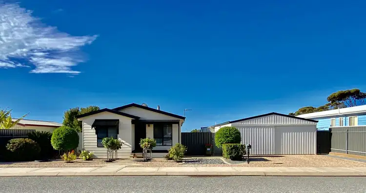 10 Wharff Street, Streaky Bay SA 5680