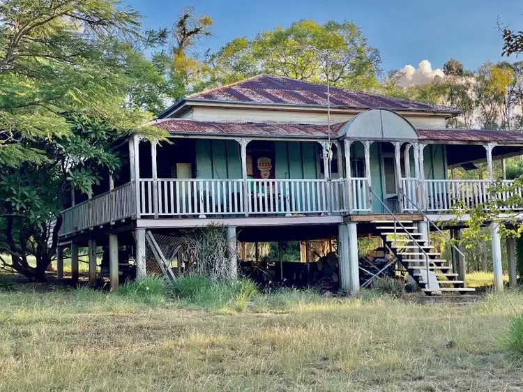 6 South Street, Esk QLD 4312