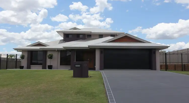 37 Hillview Parade, Kingaroy QLD 4610