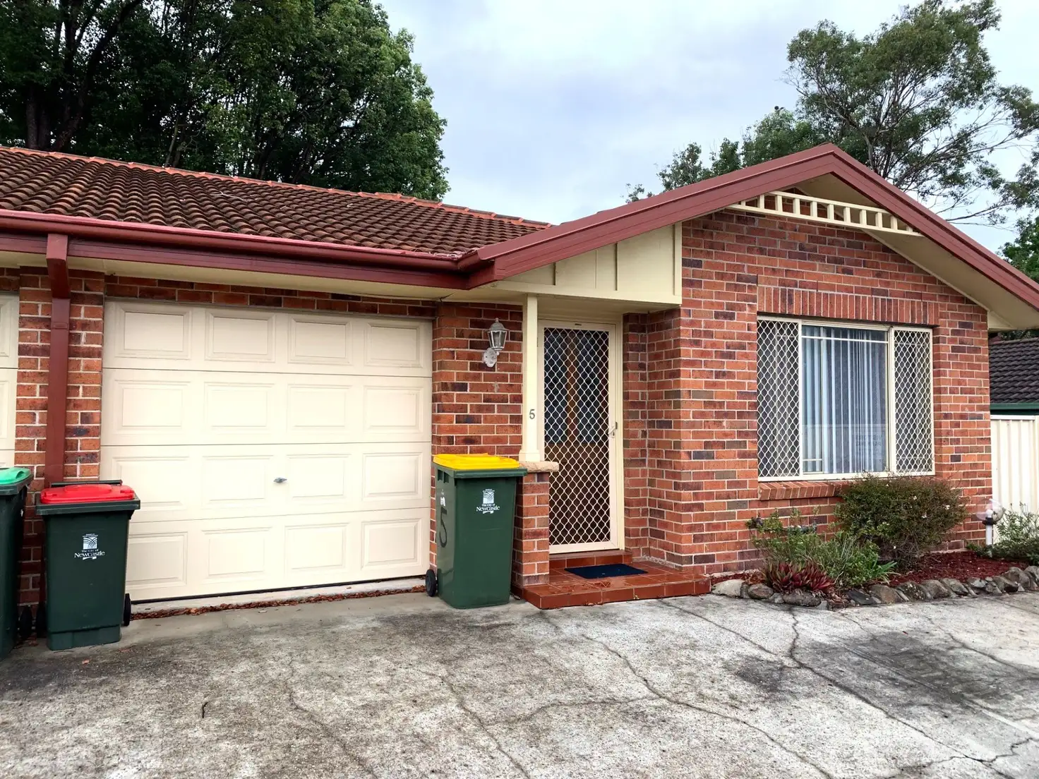 Main view of Homely villa listing, 5/385 Glebe Road, Merewether NSW 2291